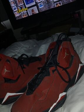 Jordan Men's Basketball Sneakers - Red/Black with Gold Jumpman